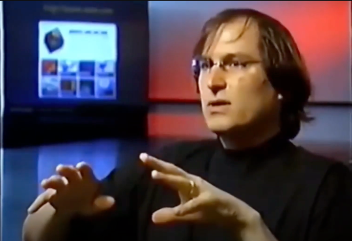 Apple bir pazarlama şirketidir.